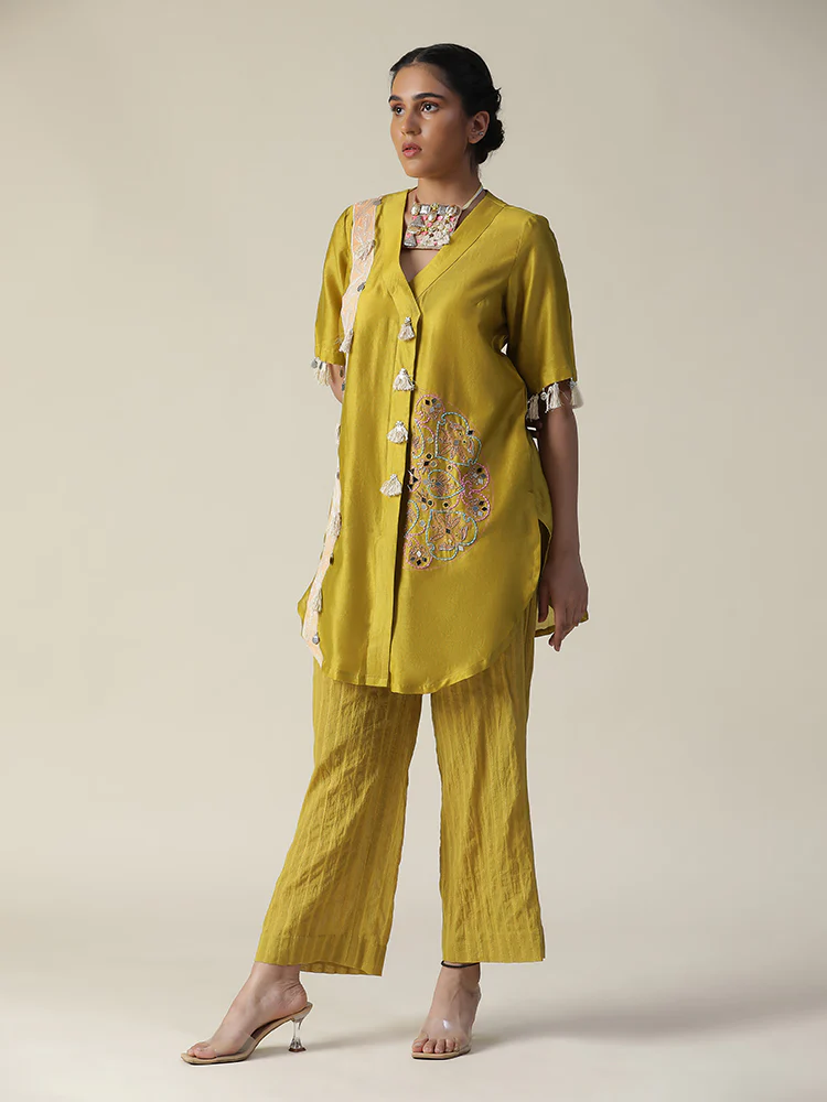 Yellow block brajnari handpainted coord set - Image 4