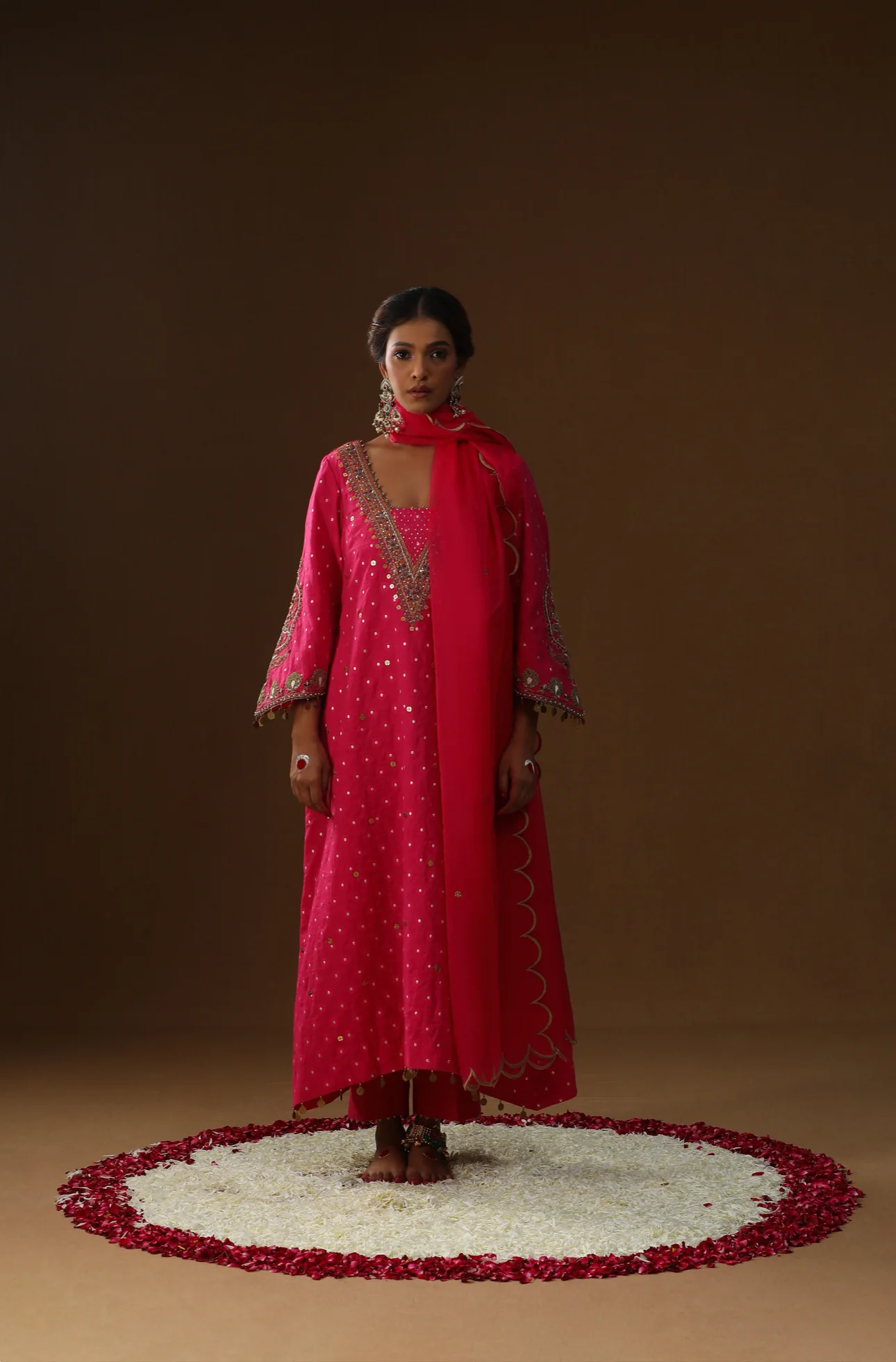 Gulabi noor embroidered suit set