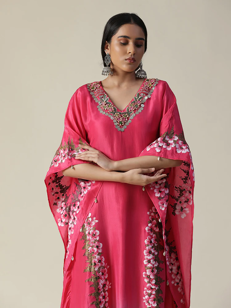 Hot pink hand painted kaftan - Image 5