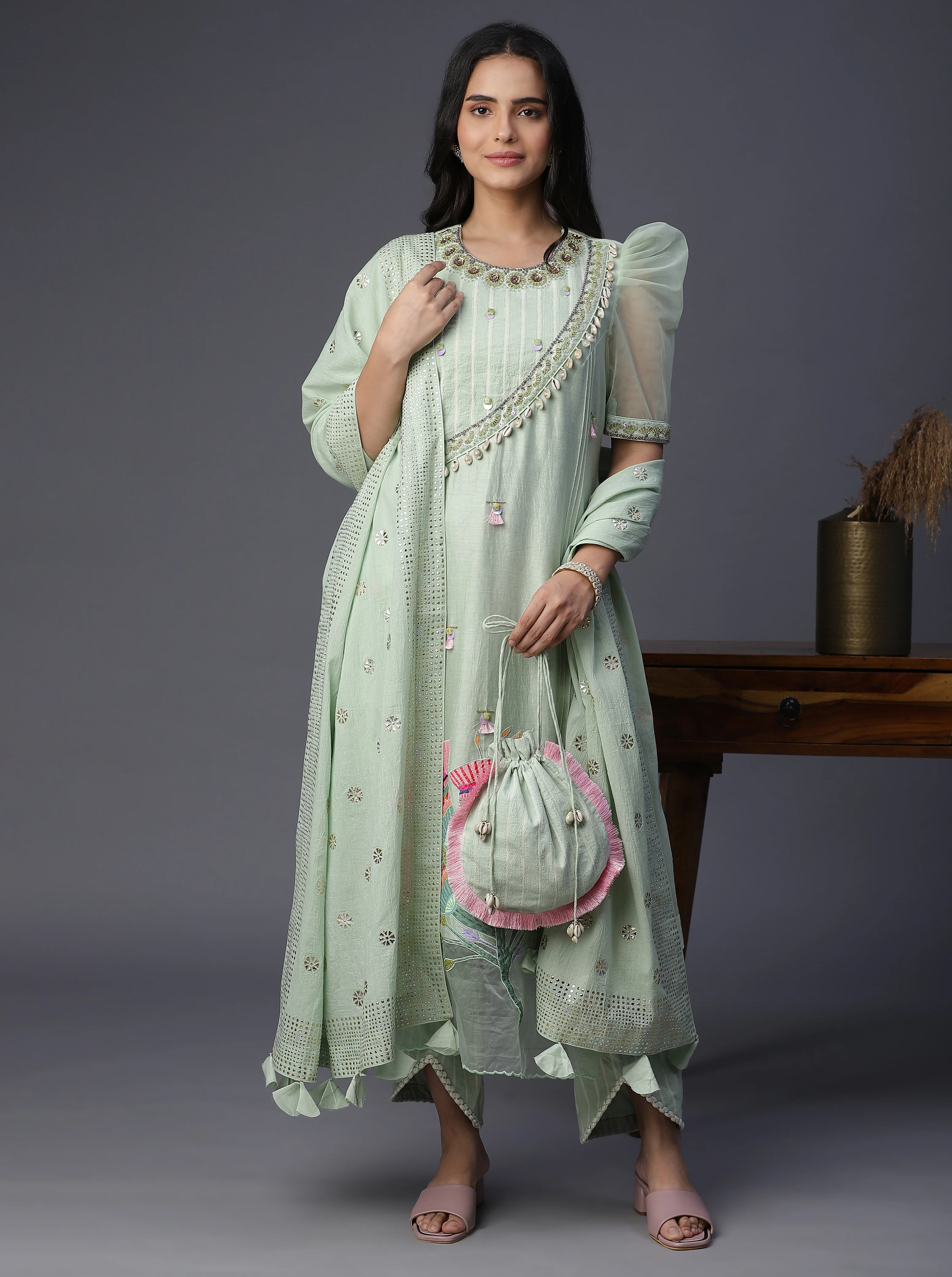 Bell handpainted suit set - Image 3