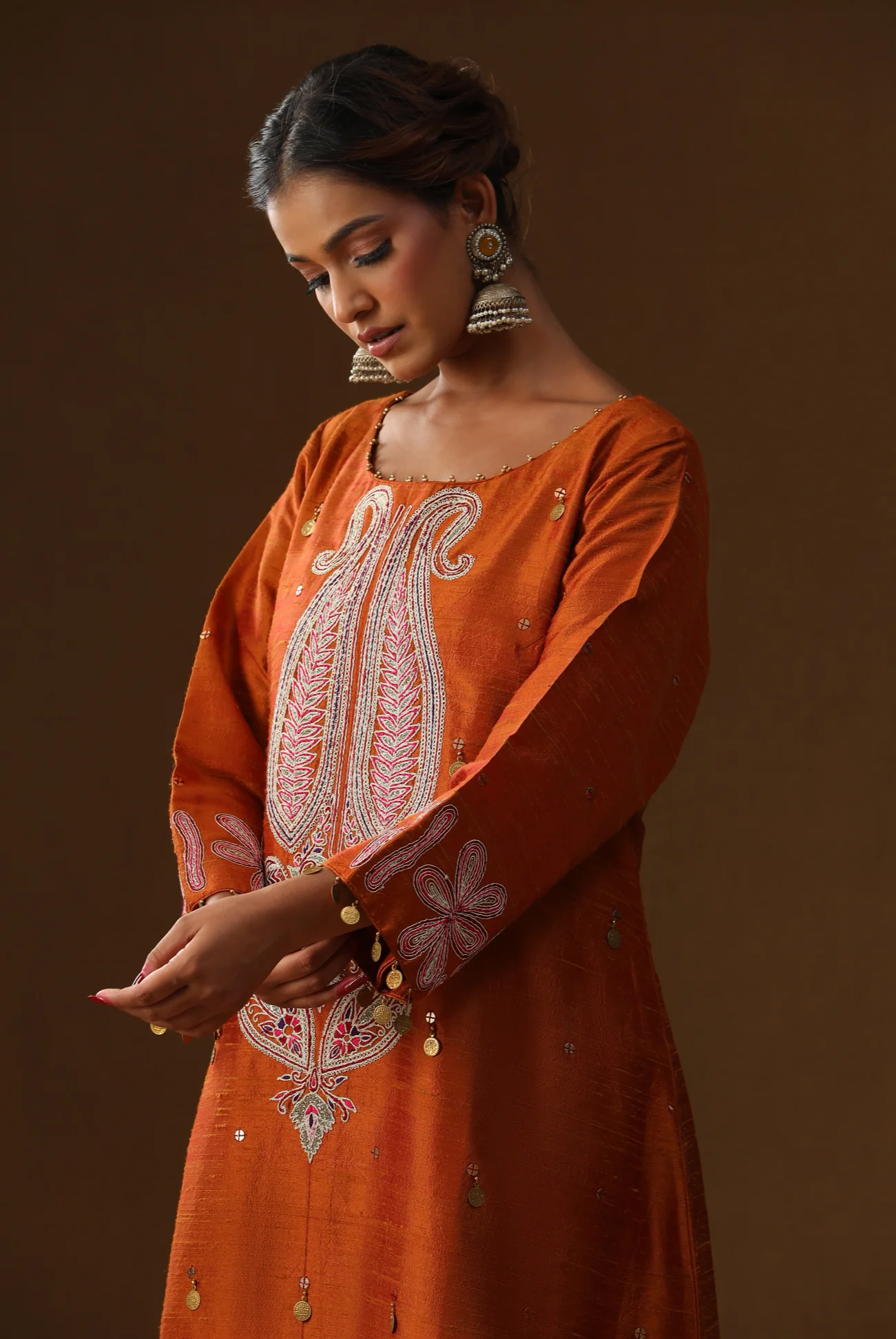 Kesar tara embroidered suit set - Image 3