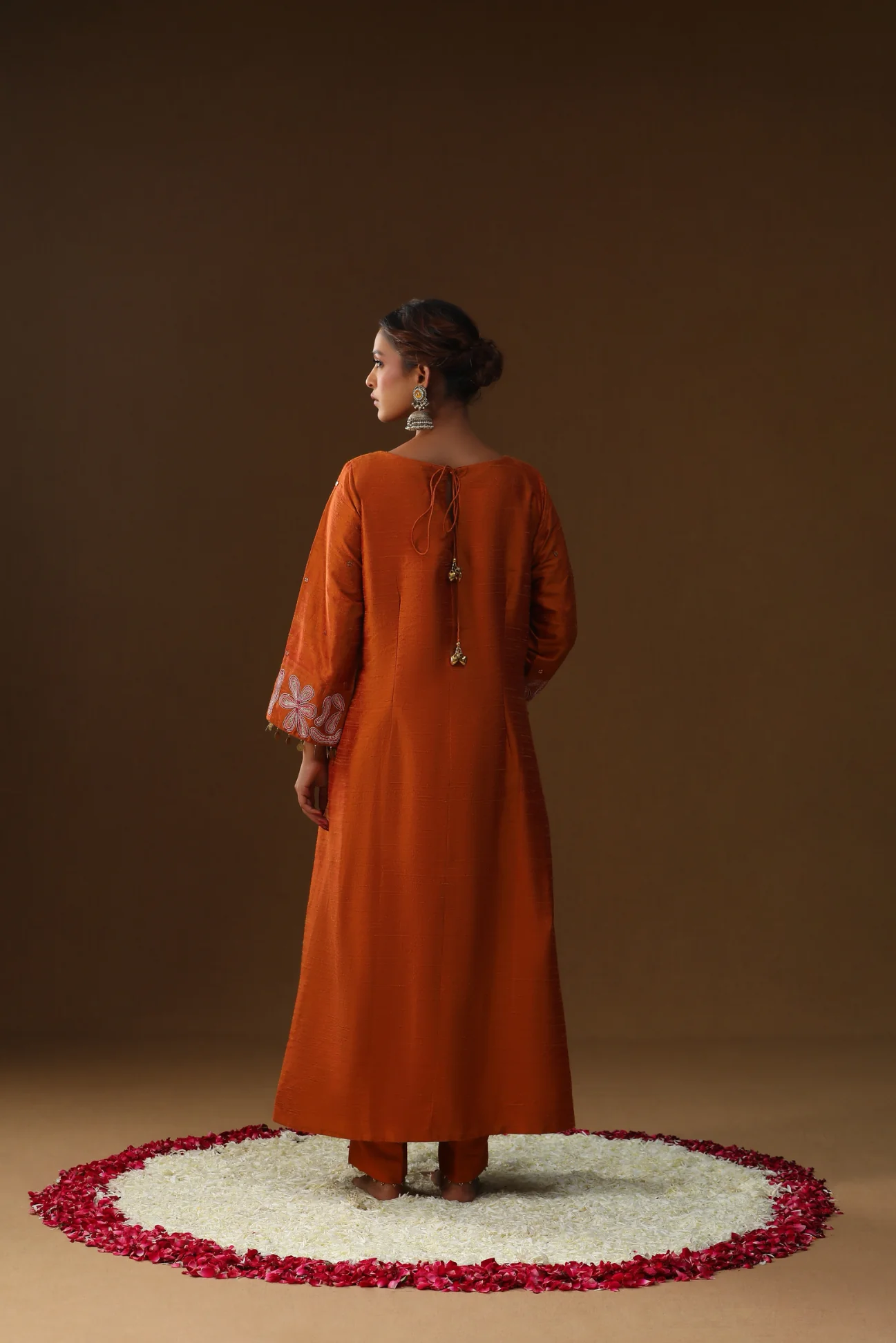 Kesar tara embroidered suit set - Image 4