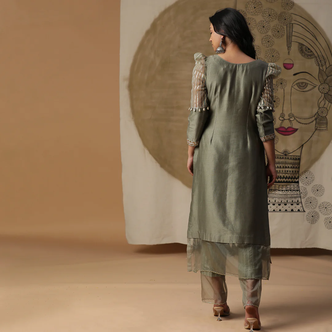 Olive green palki suit set - Image 4