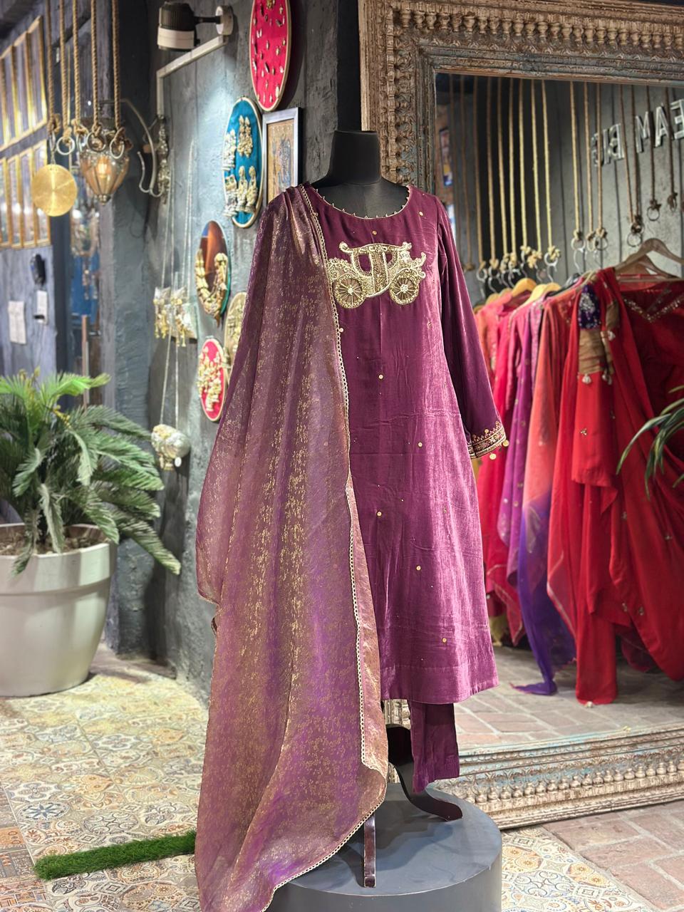 Palki Velvet Suit Set - Image 3