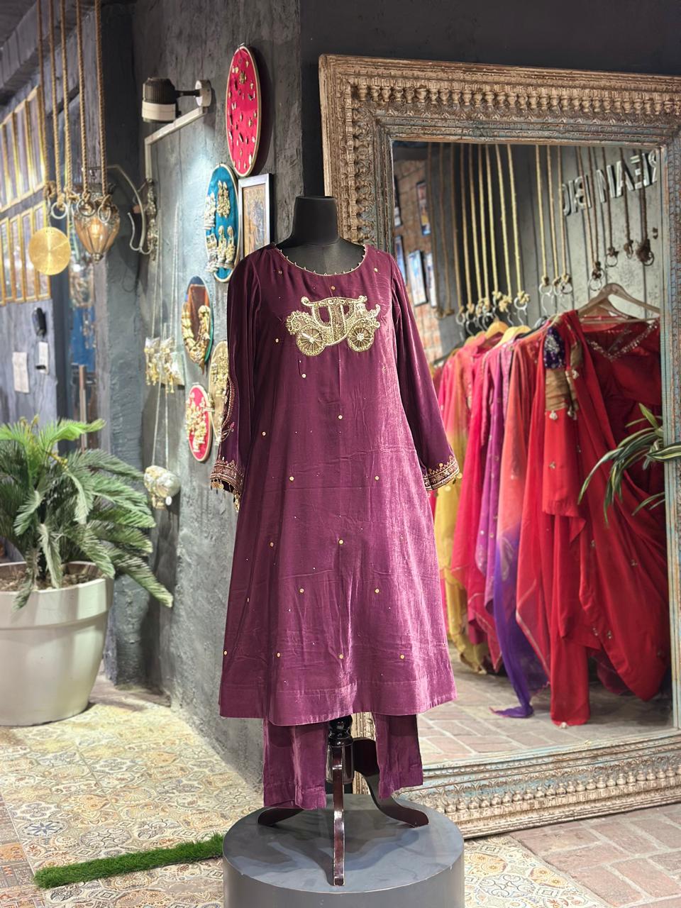 Palki Velvet Suit Set - Image 4