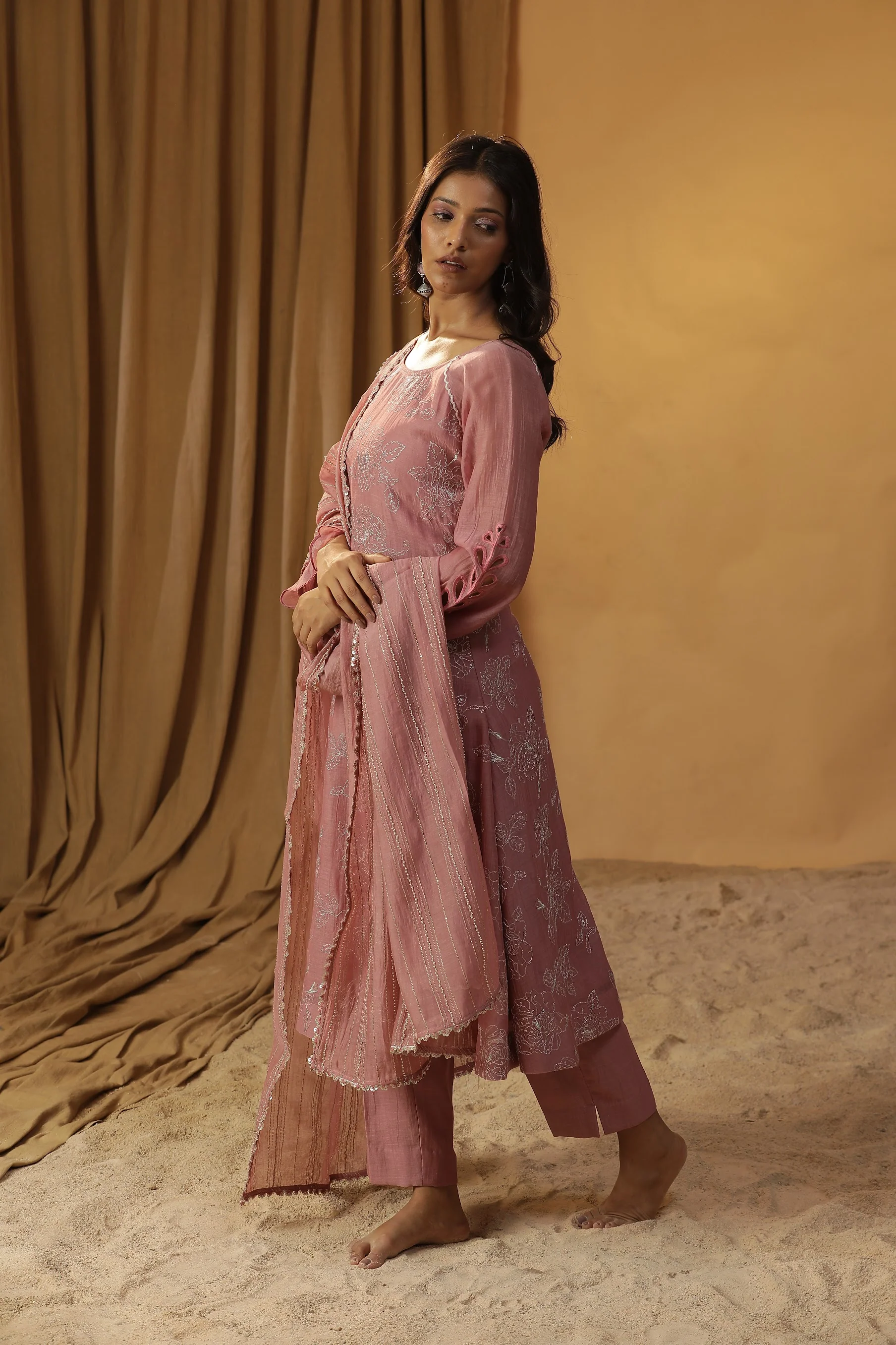Pyaazi embroidered suit set
