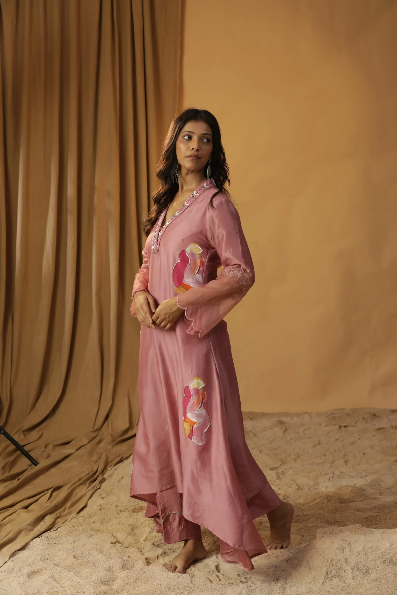 Pyaazi handpainted a-line kurta set - Image 4