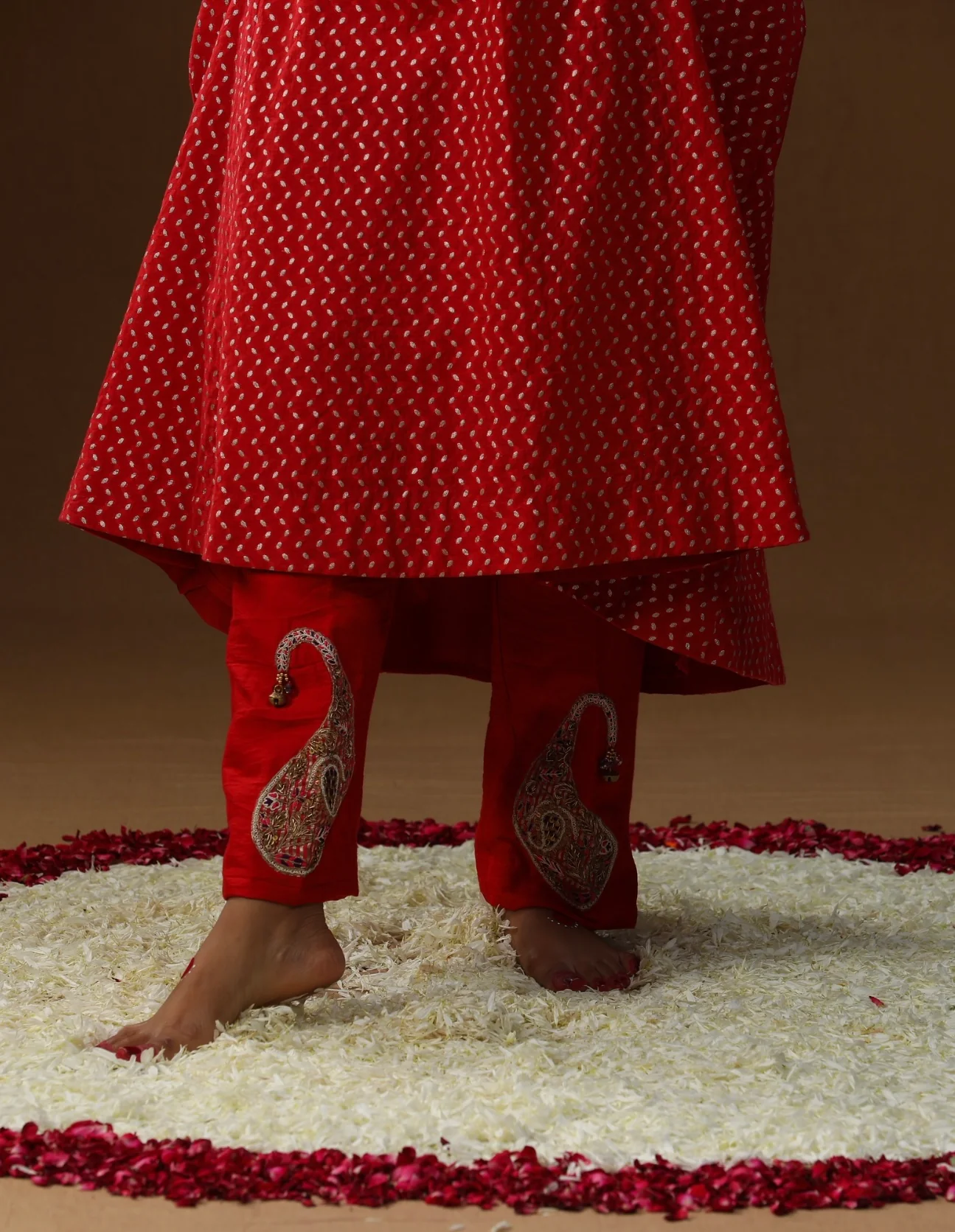 Red kastoori sakhi prem self suit set - Image 5