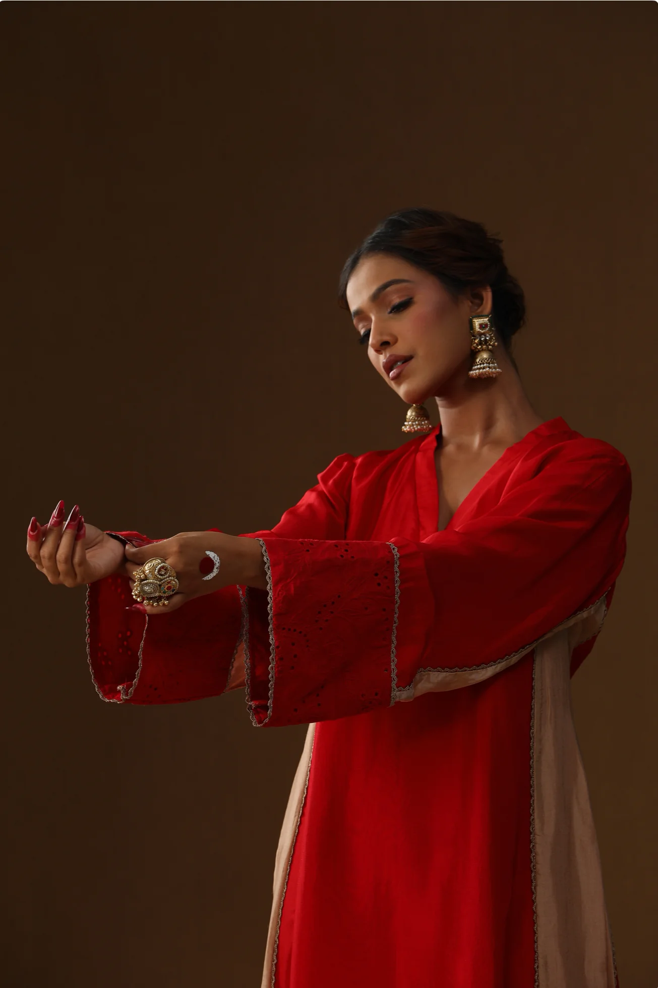 Red sakhi prem handpainted suit set - Image 3