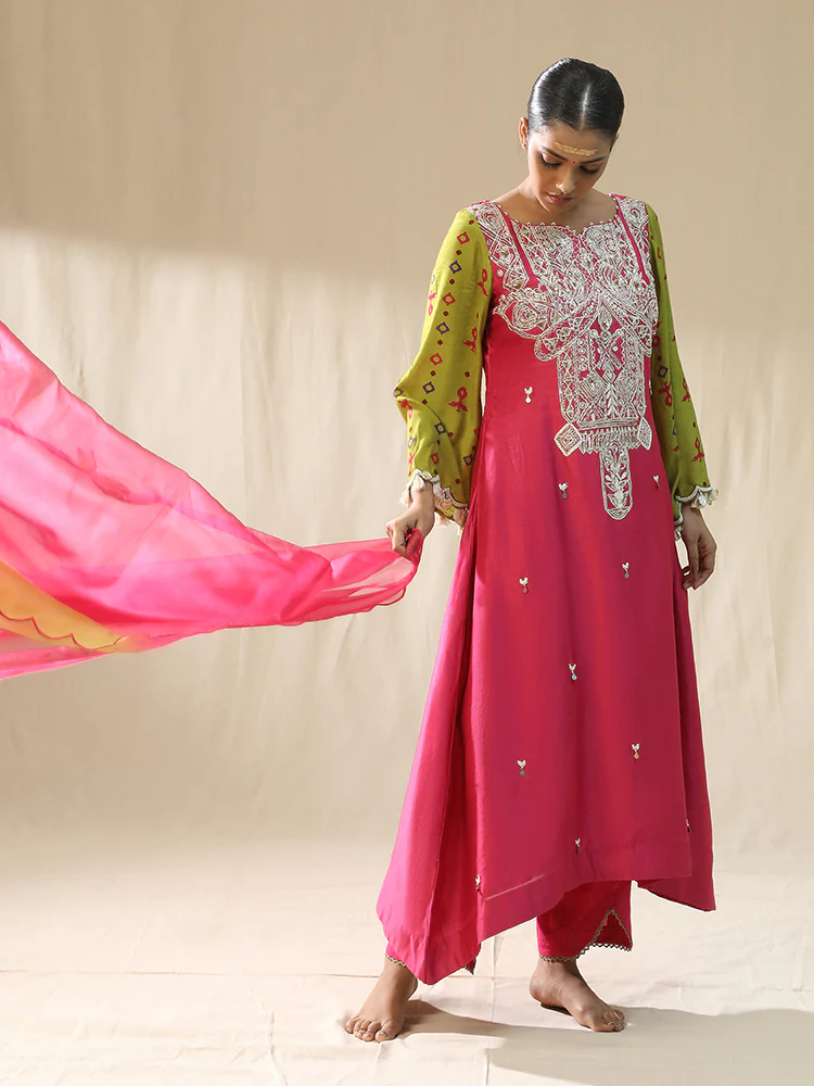 Pink ombre handpainted suit set - Image 4