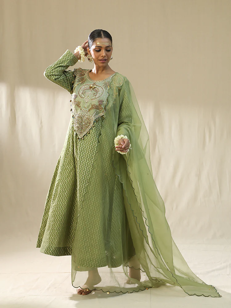 Pista green kastoori self suit set - Image 4