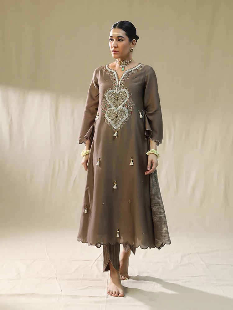 Mocha heart A line suit set - Image 7