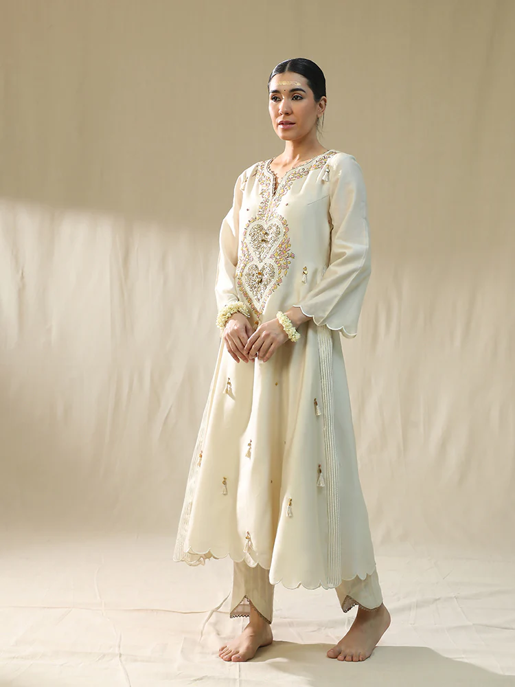 Ivory heart A line suit set - Image 6