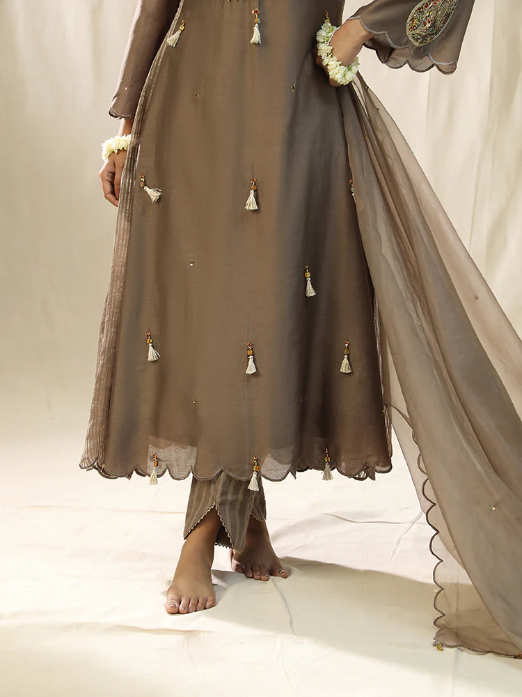 Mocha ambi A line suit set,dori zardozi resham - Image 5