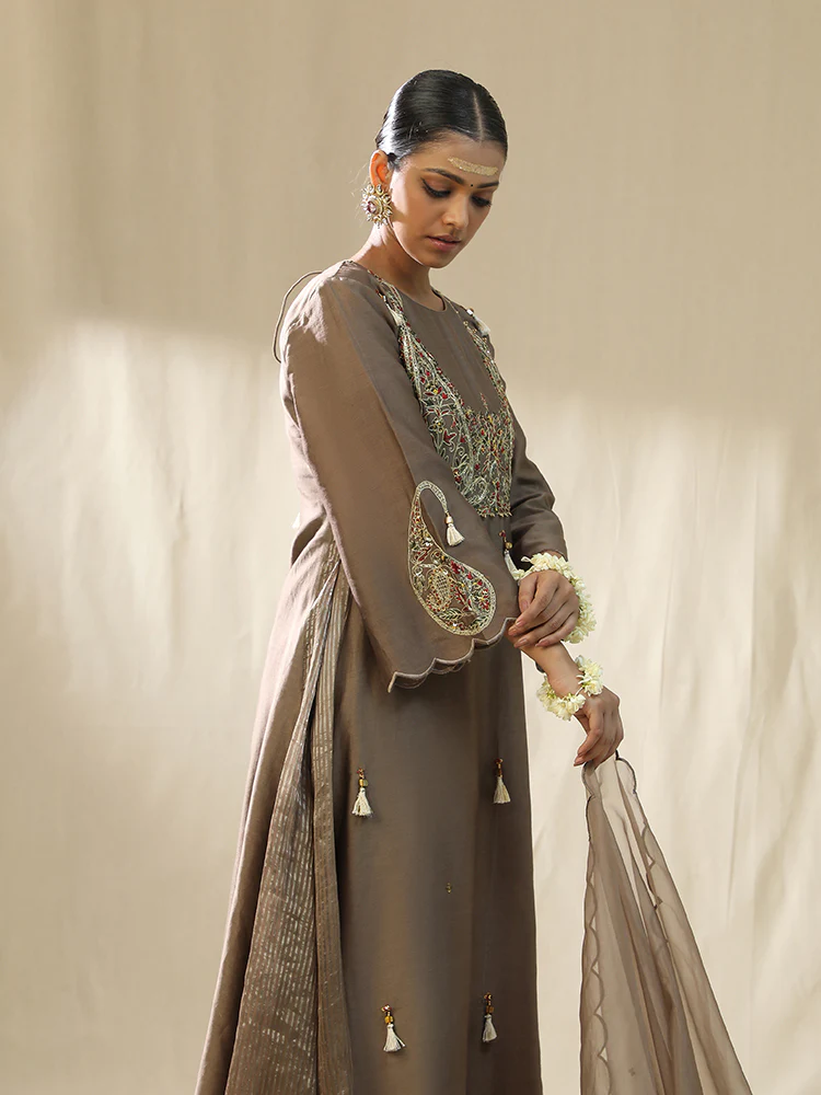 Mocha ambi A line suit set,dori zardozi resham - Image 6