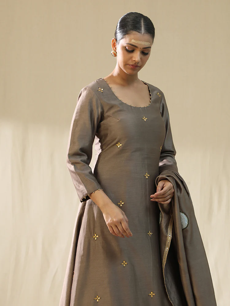 Mocha gotta patti suit set - Image 5