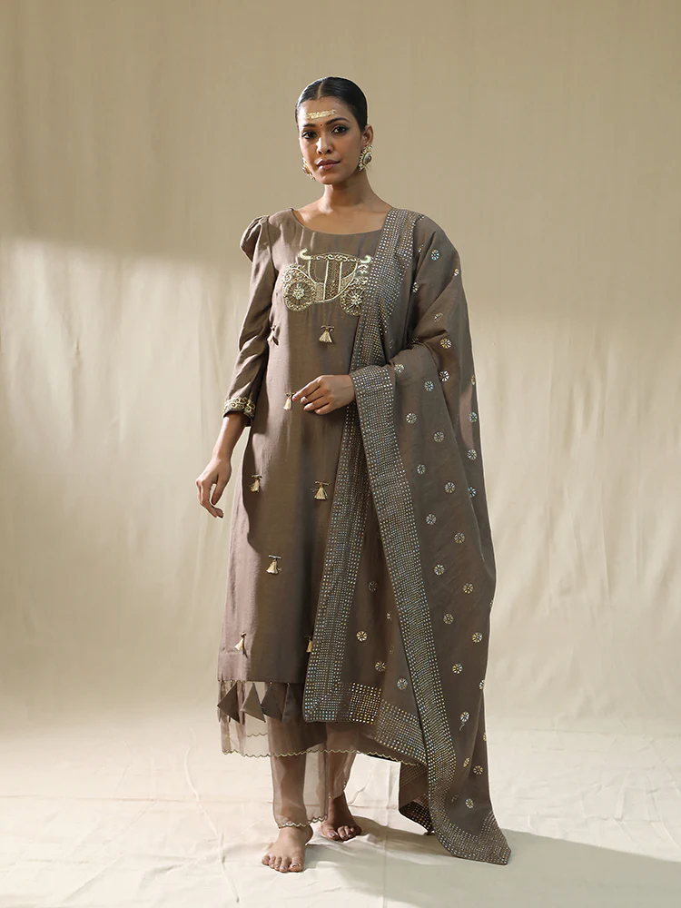 Baggi mocha Arpita Sulakshana signature suit set