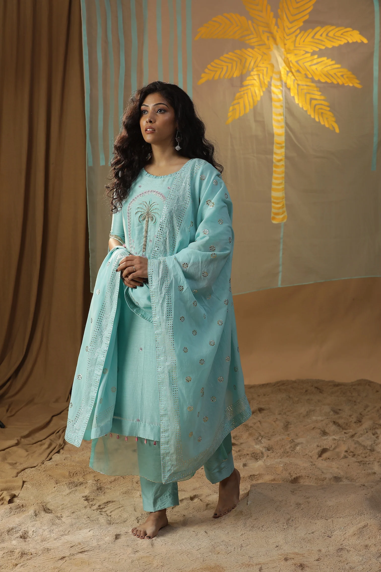 Sky blue centre plam tree suit set - Image 4