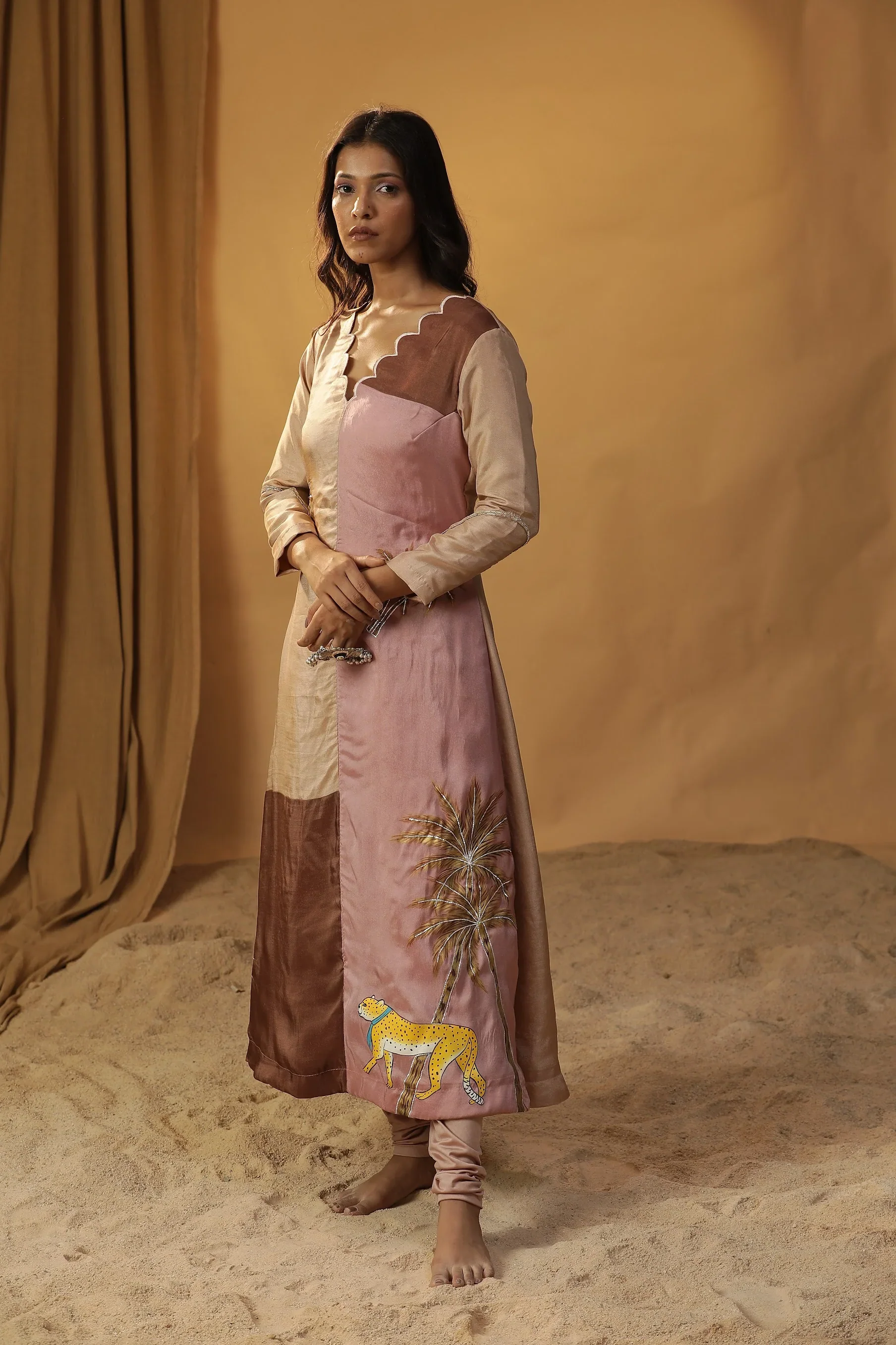 TR-01 PEACH PINK BLOCK PRINT LEOPARD SCARF SUIT SET - Image 4