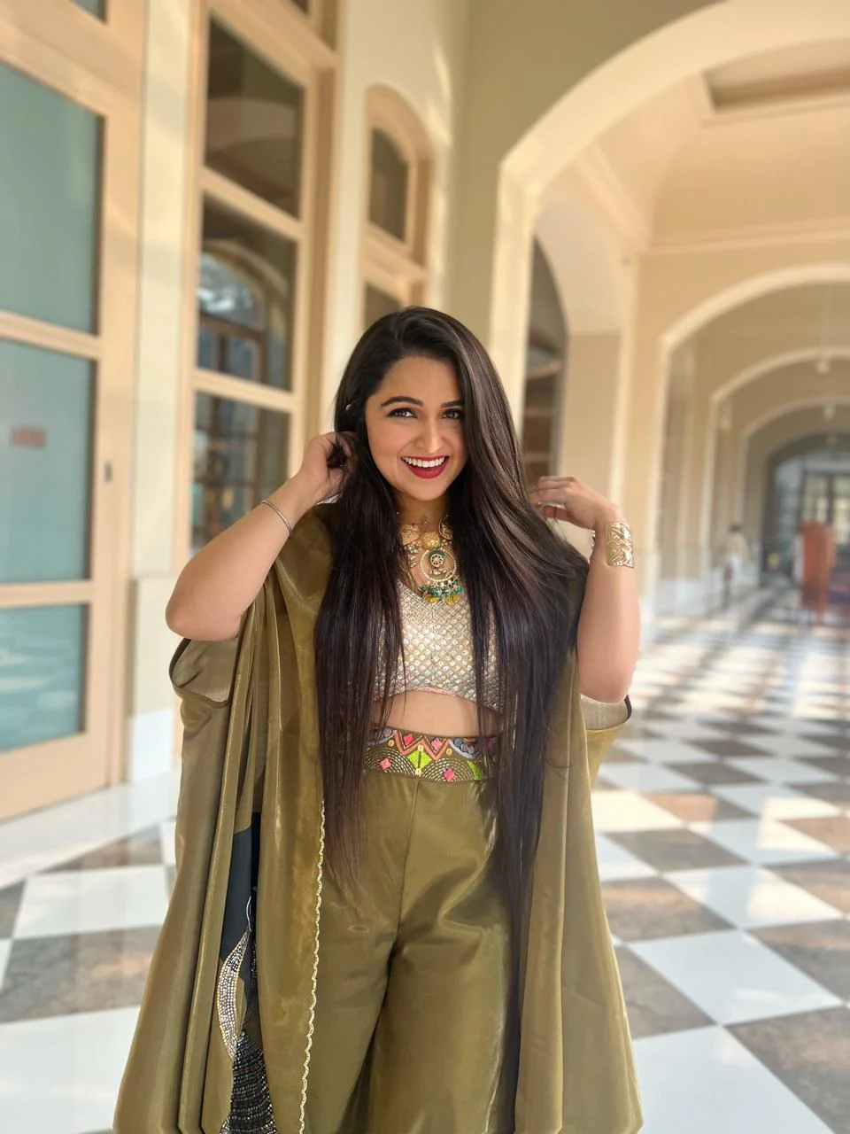 Upasana Kochhar In Olive green Handpainted Cape set - Image 2